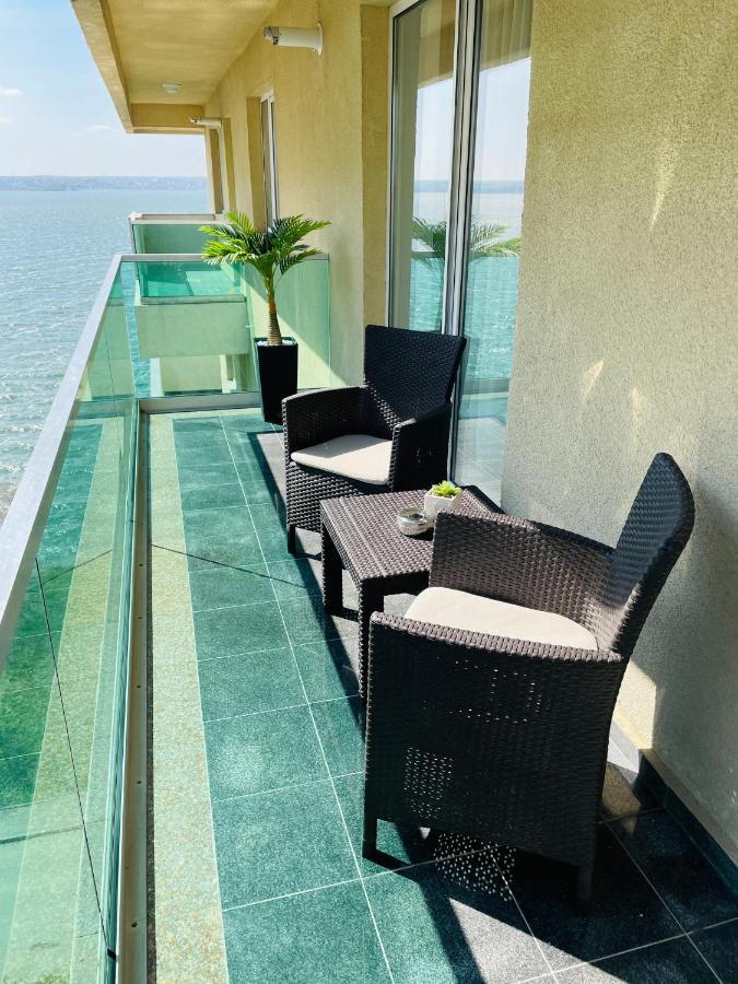 Royal Moonlight Apartment Мамая Экстерьер фото